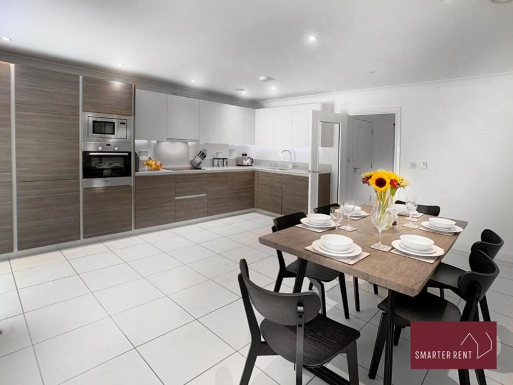 Maidenhead, Leander - 3 Bedroom - Parking & Garden Екстериор снимка